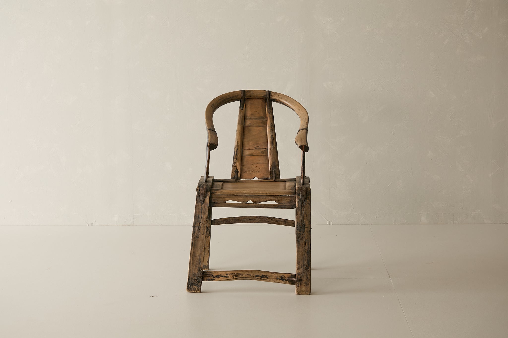 Vintage Elm Horseshoe Chair - Circa 1900