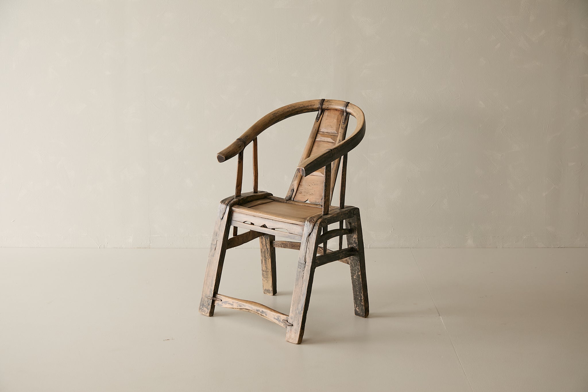 Vintage Elm Horseshoe Chair - Circa 1900