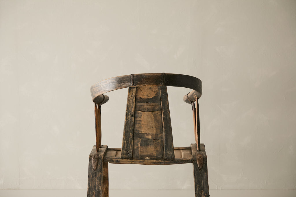 Vintage Elm Horseshoe Chair - Circa 1900