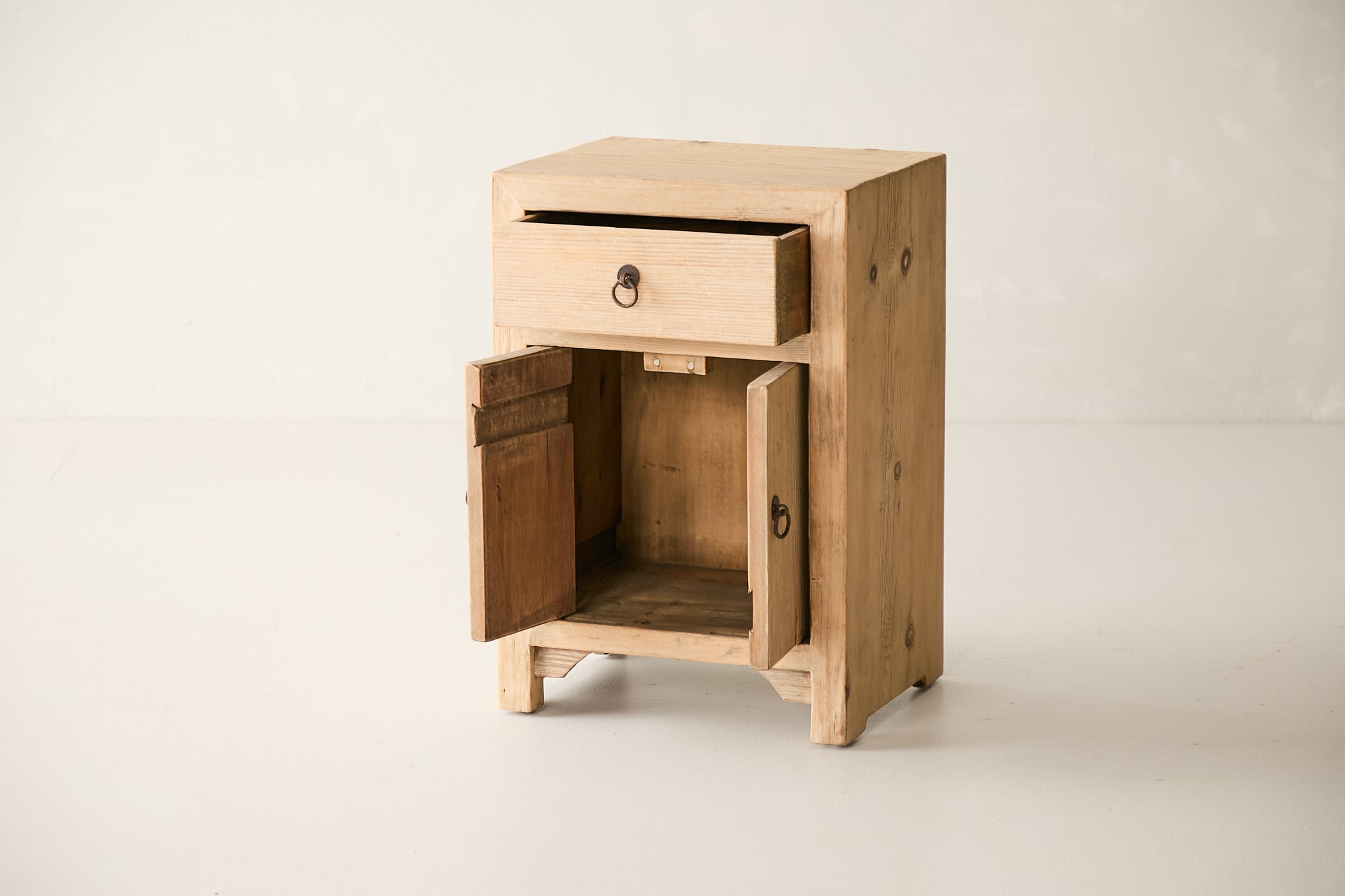 Reclaimed Pine Nightstand AH.104