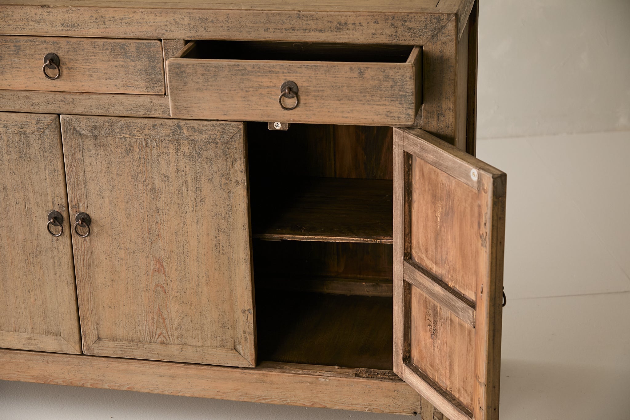 Vintage 4-Door Pine Sideboard AH.133 - Circa 1945