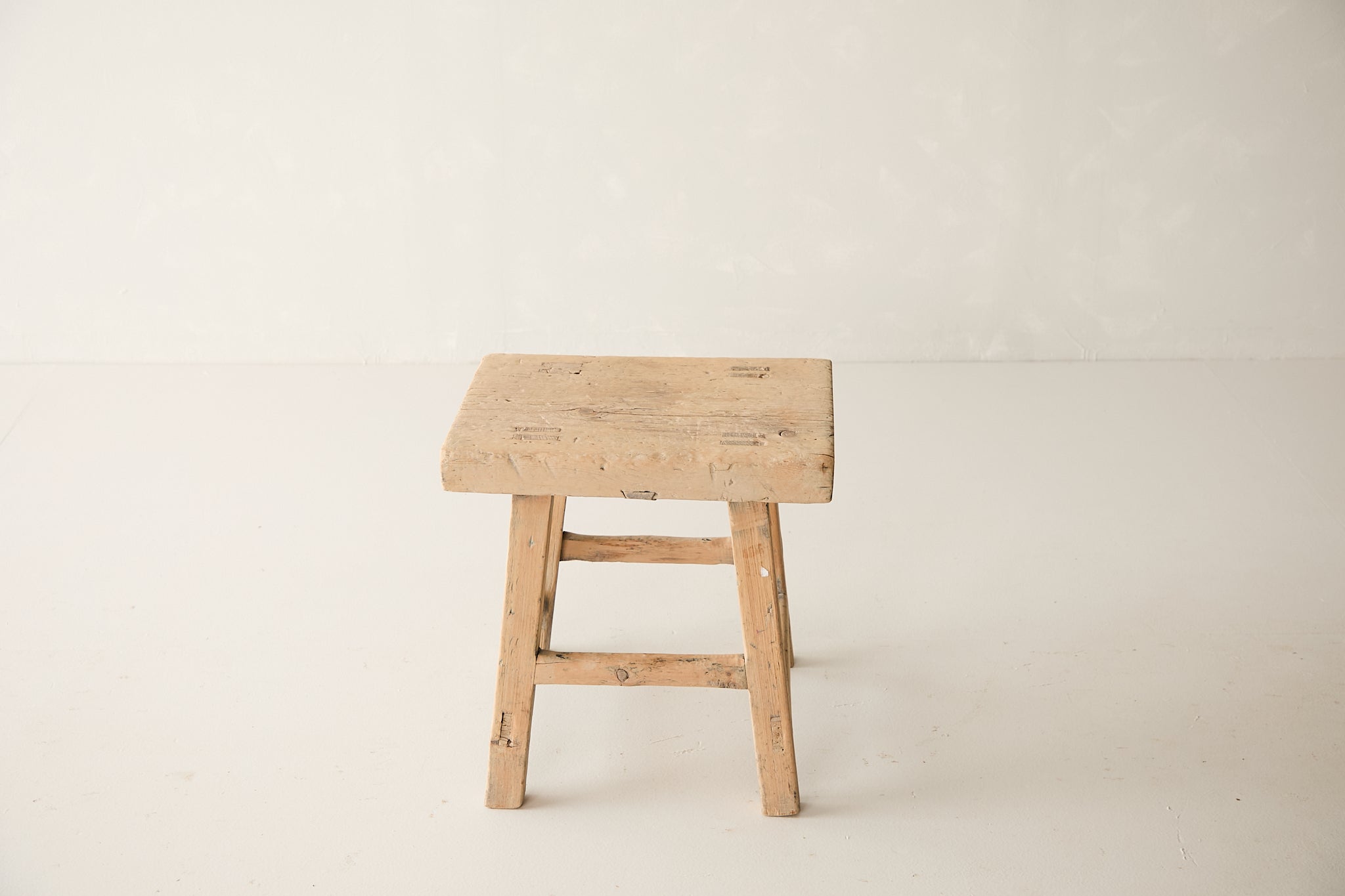 Vintage Elm Stool AH.143 - Circa 1945