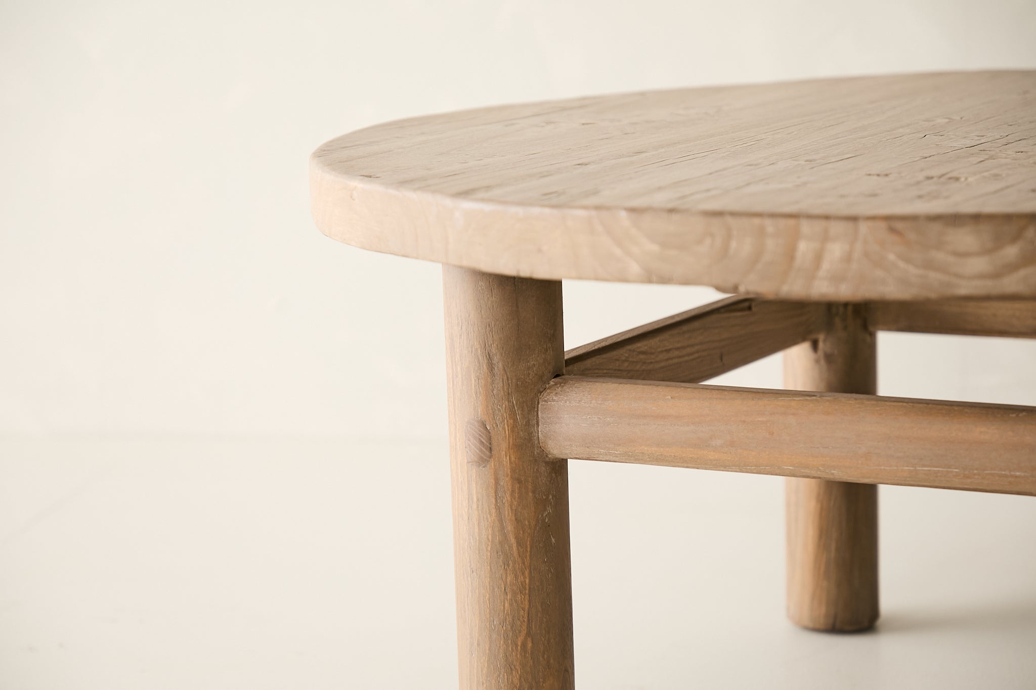 Vail 40 Coffee Table - Aged Brown