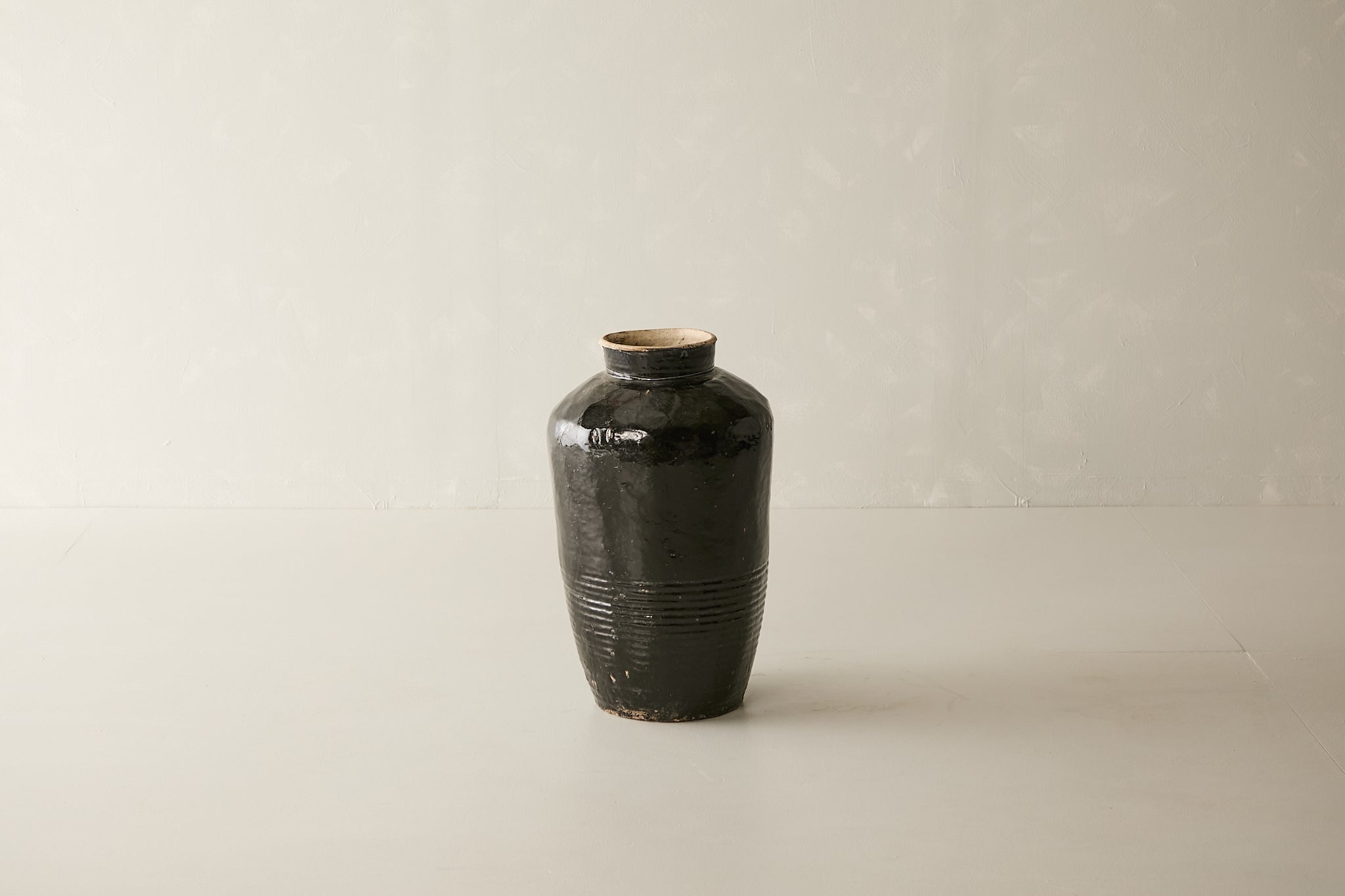 Vintage Black Porcelain Pot - Circa 1940