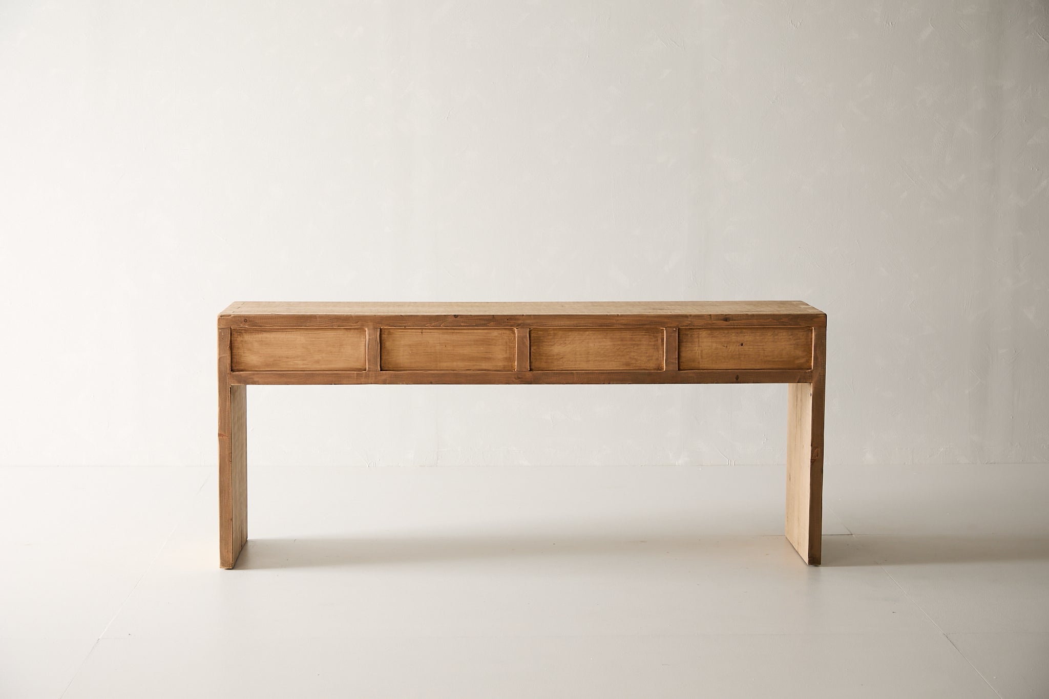 Henley Console
