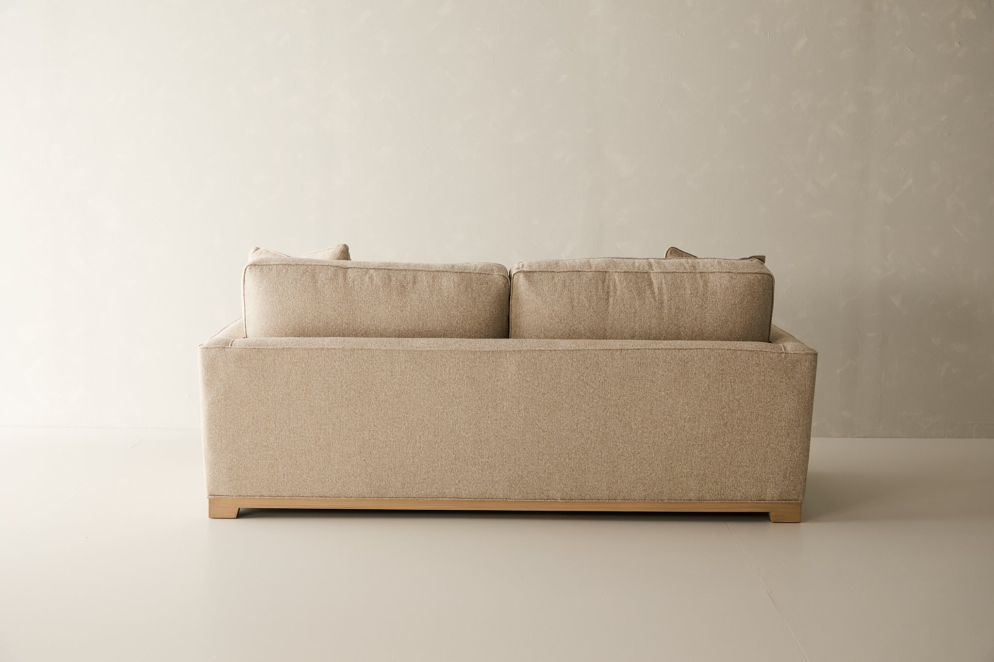Malibu Mid-Sofa - Southpaw Fabric in Oatmeal