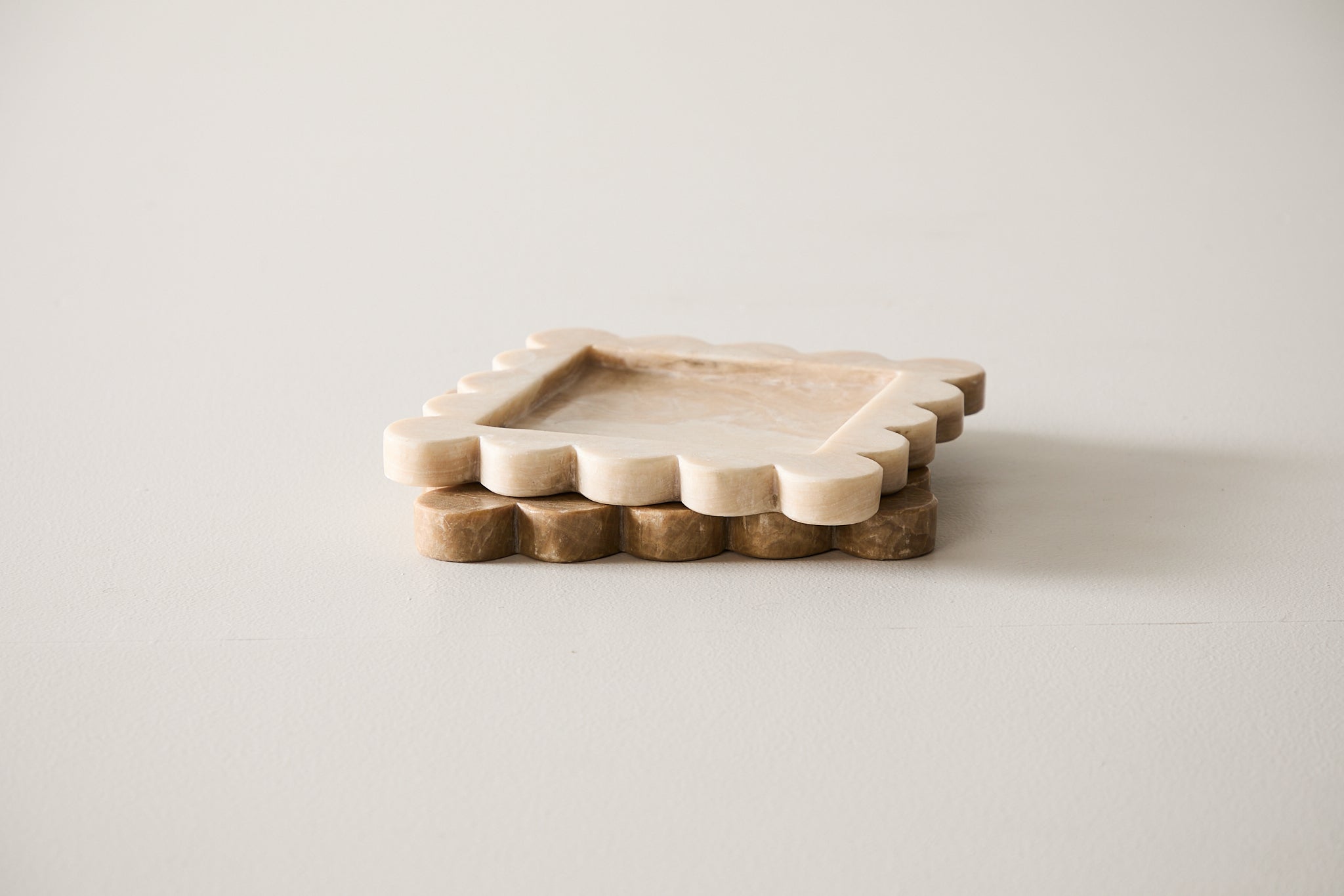 Onyx Tray - Scalloped Edge