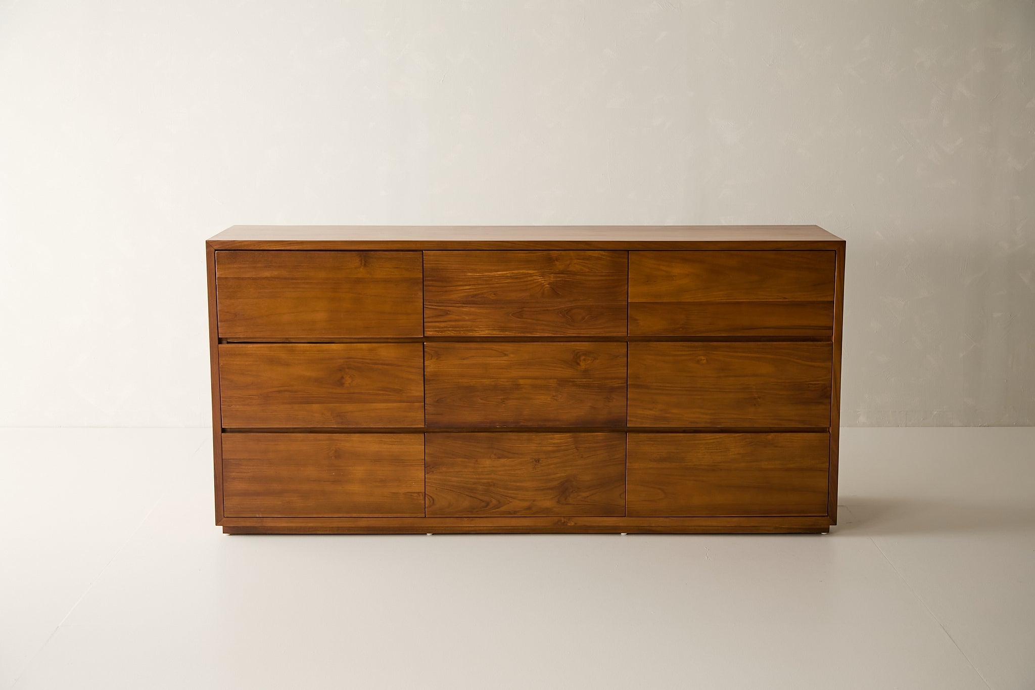 Sable 9-Drawer Dresser