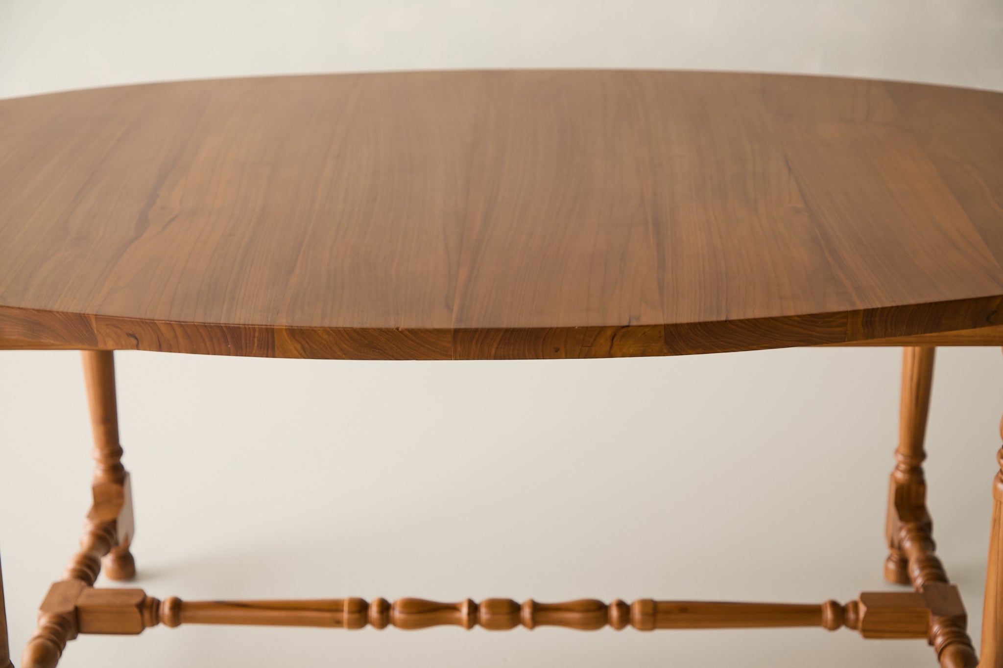 Ava Dining Table