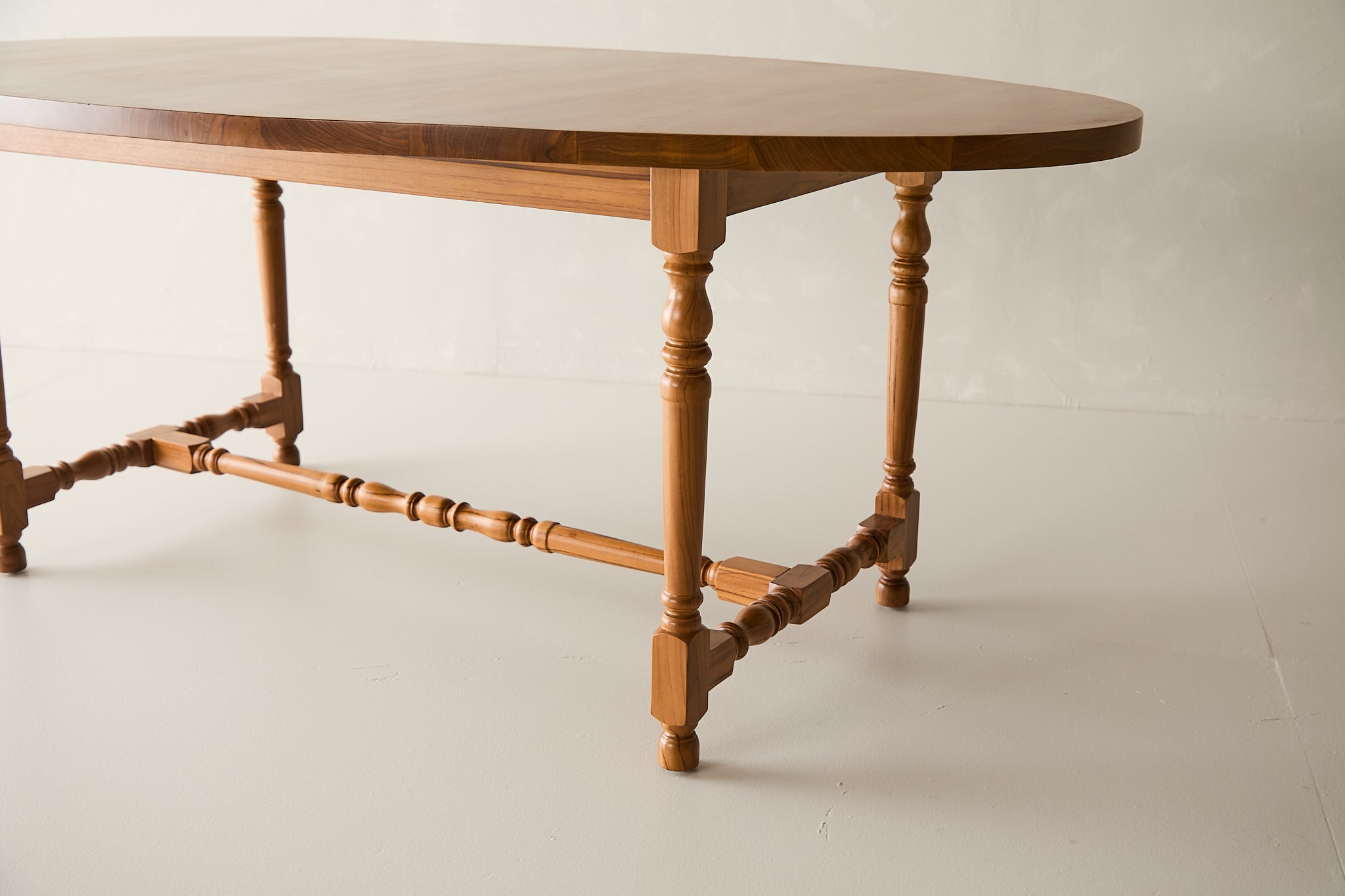 Ava Dining Table