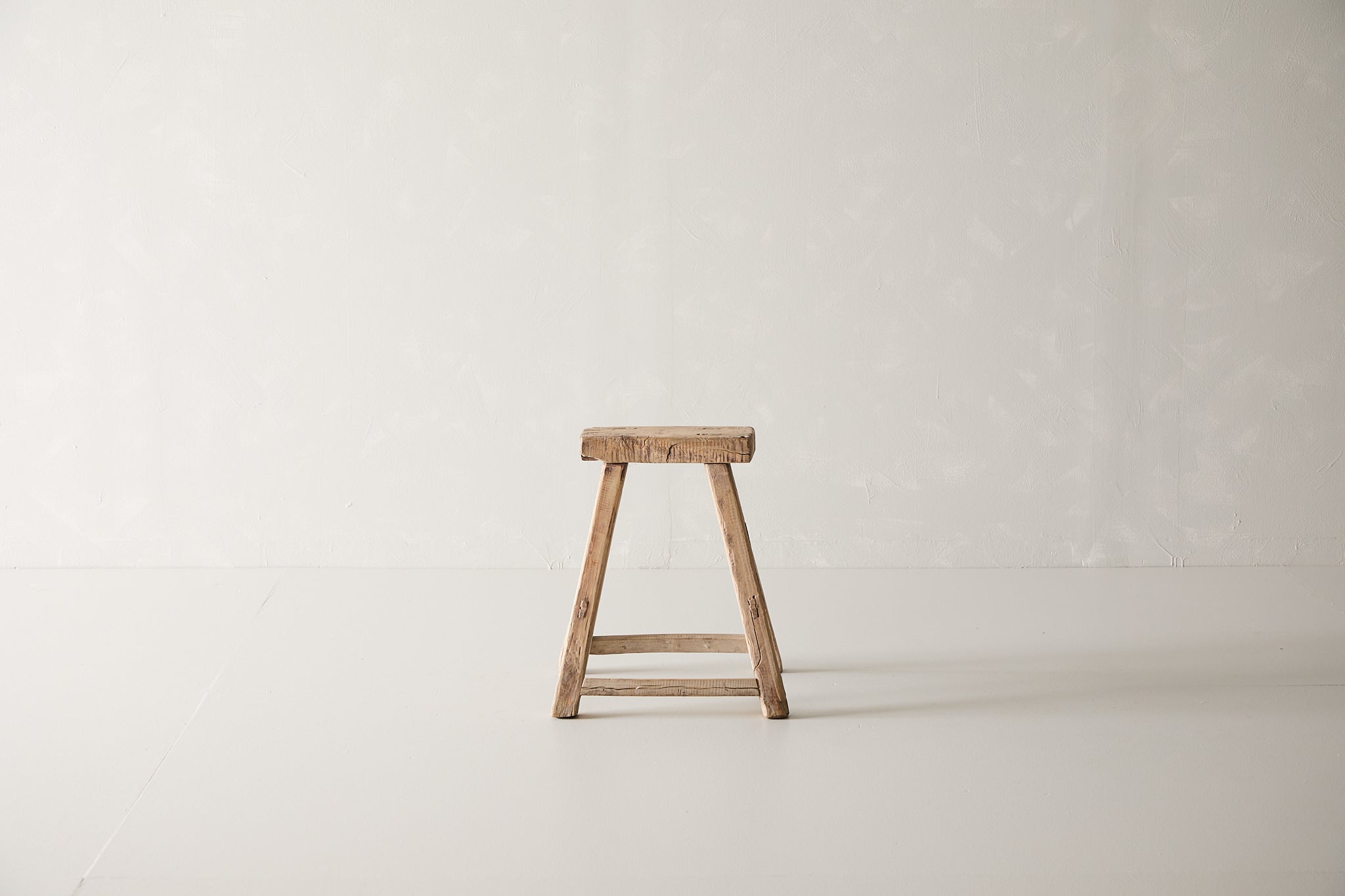 Vintage Elm Stool AE.179 - Circa 1945