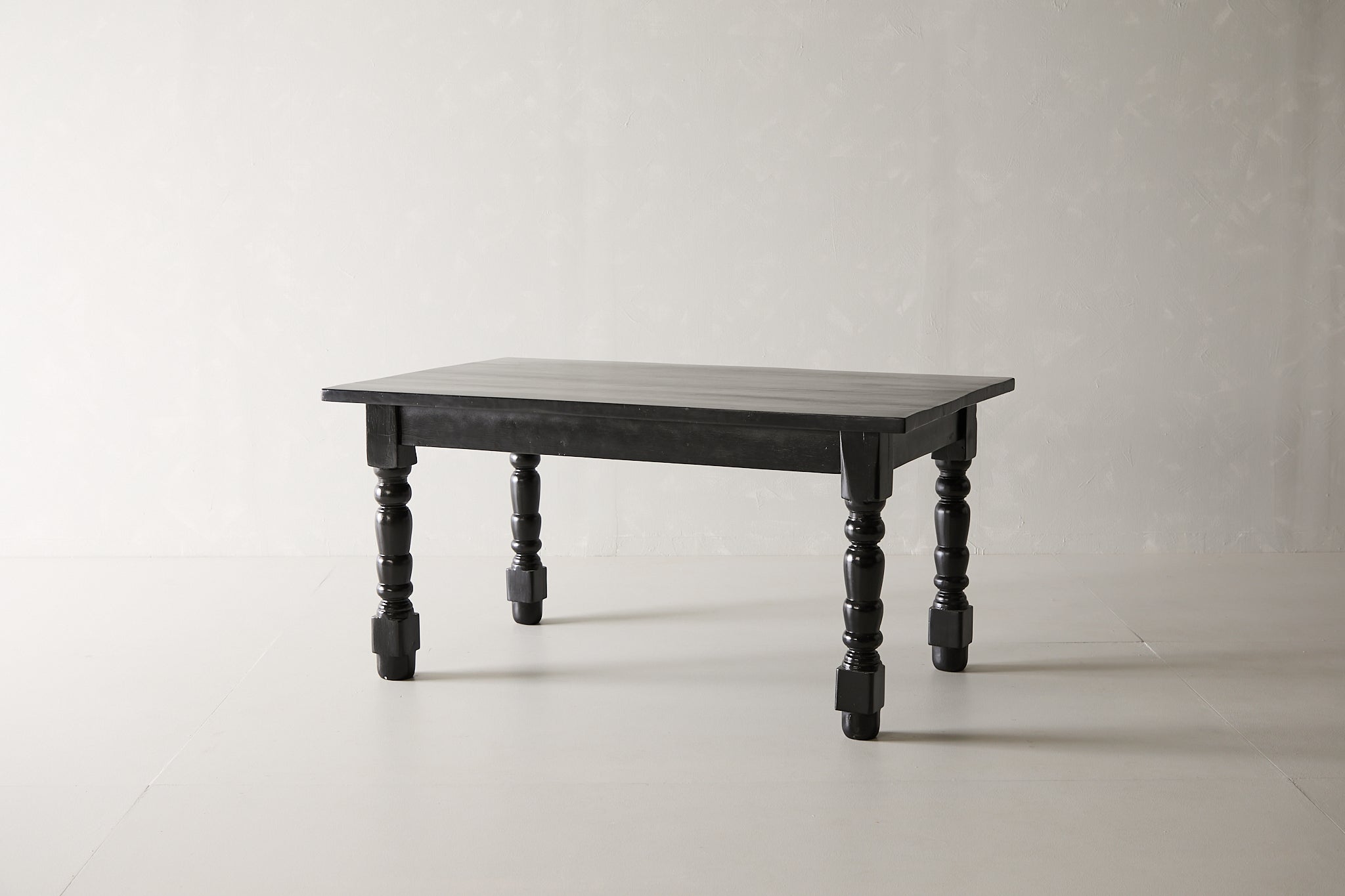 Turned Leg Dining Table - 5ft.